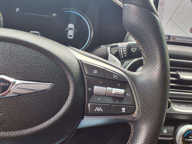 2022 Genesis G70 2.0T