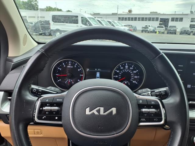 2023 Kia Carnival LX