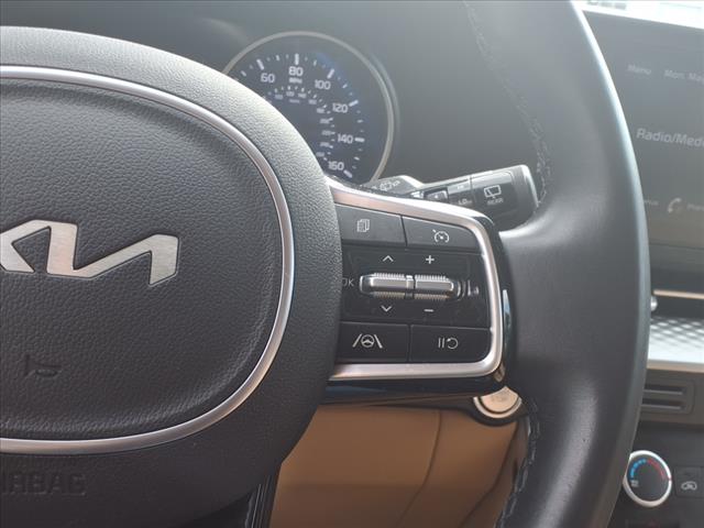 2024 Kia Carnival LX