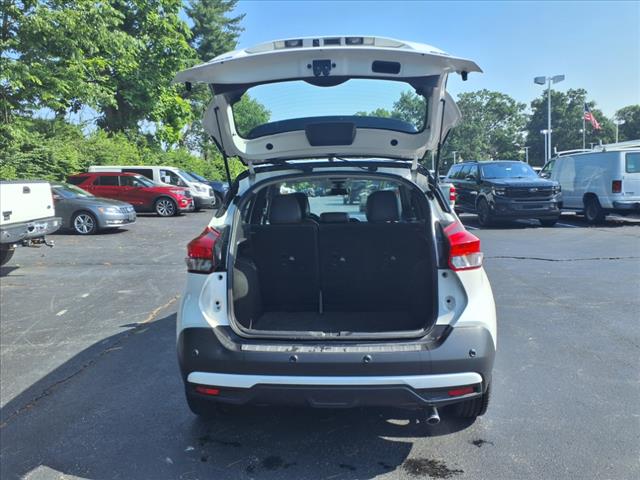 2020 Nissan Kicks SR