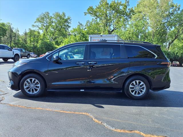 2023 Toyota Sienna XLE 8-Passenger