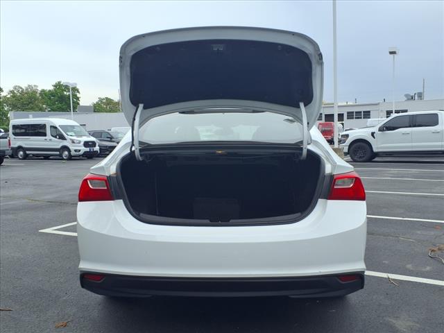 2017 Chevrolet Malibu LT 1LT