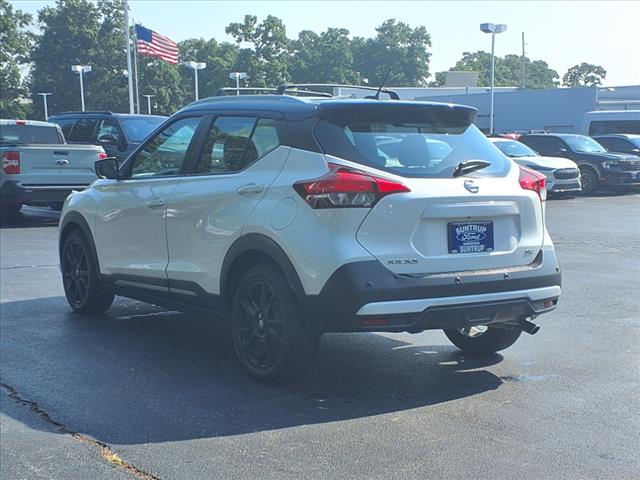 2020 Nissan Kicks SR