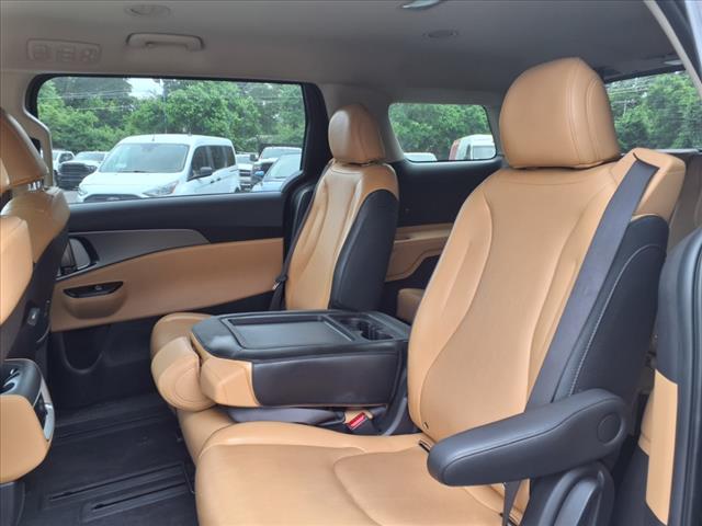 2023 Kia Carnival LX