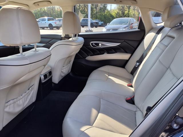 2017 INFINITI Q70L 3.7