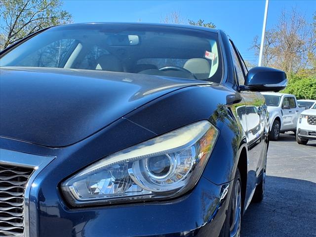 2017 INFINITI Q70L 3.7