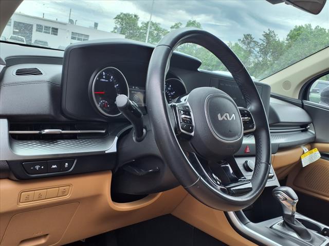 2023 Kia Carnival LX