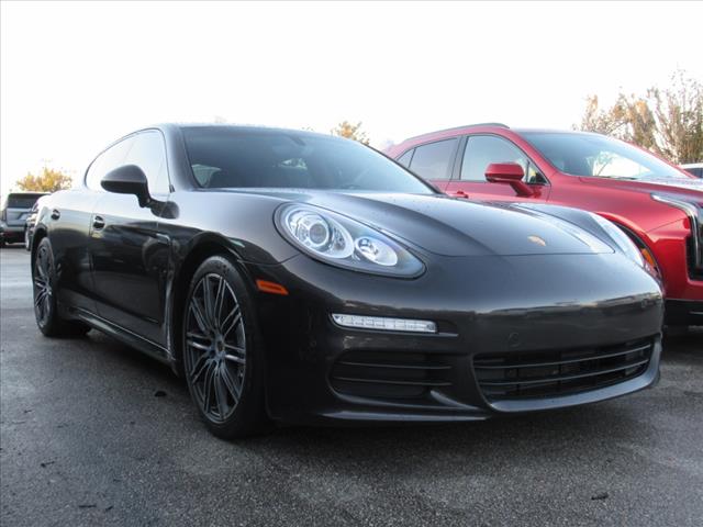 2016 Porsche Panamera