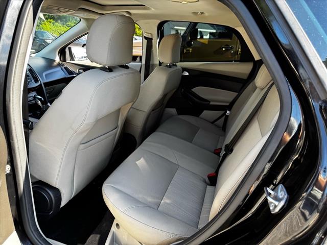 2016 Ford Focus SE - Photo 11