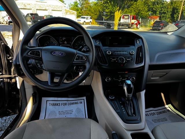 2016 Ford Focus SE - Photo 12