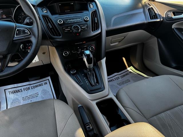 2016 Ford Focus SE - Photo 13