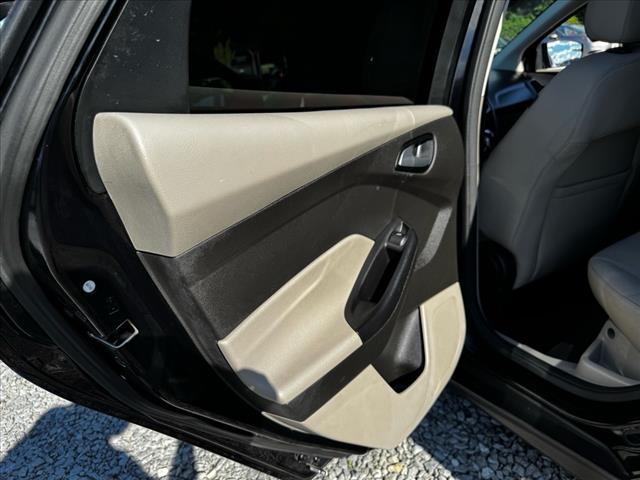 2016 Ford Focus SE - Photo 15