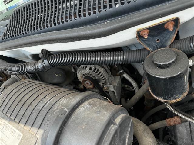 2015 Chevrolet Express 3500 - Photo 15