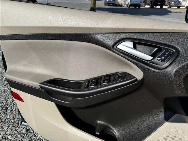 2016 Ford Focus SE - Photo 17