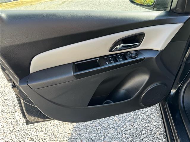 2013 Chevrolet Cruze LS Auto - Photo 19