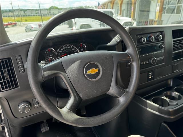 2015 Chevrolet Express 3500 - Photo 19