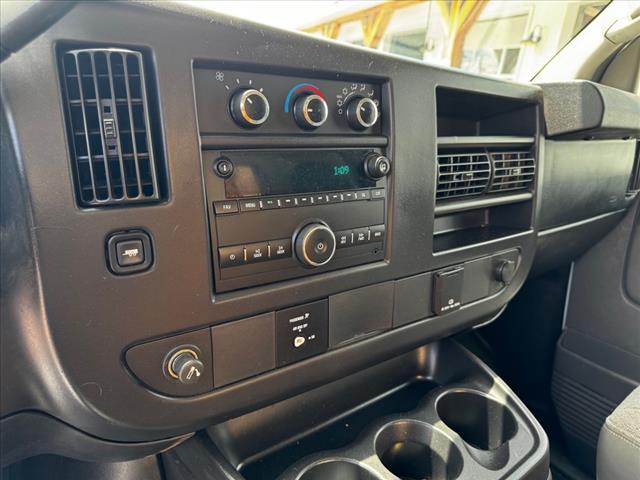 2015 Chevrolet Express 3500 - Photo 20