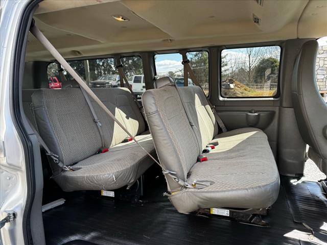 2012 Chevrolet Express LS 3500 - Photo 21