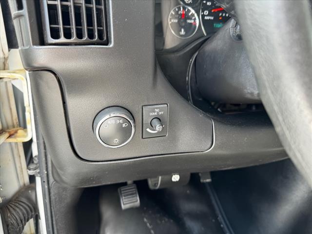 2015 Chevrolet Express 3500 - Photo 22