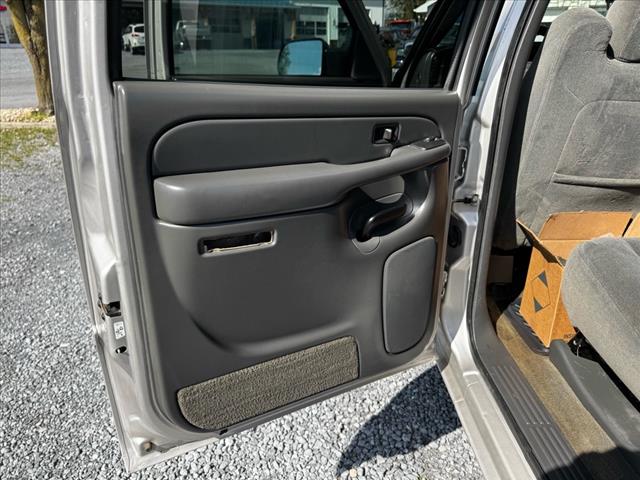 2004 Chevrolet Silverado 3500 LS - Photo 22