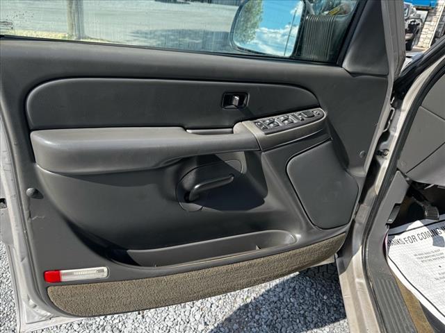 2004 Chevrolet Silverado 3500 LS - Photo 23