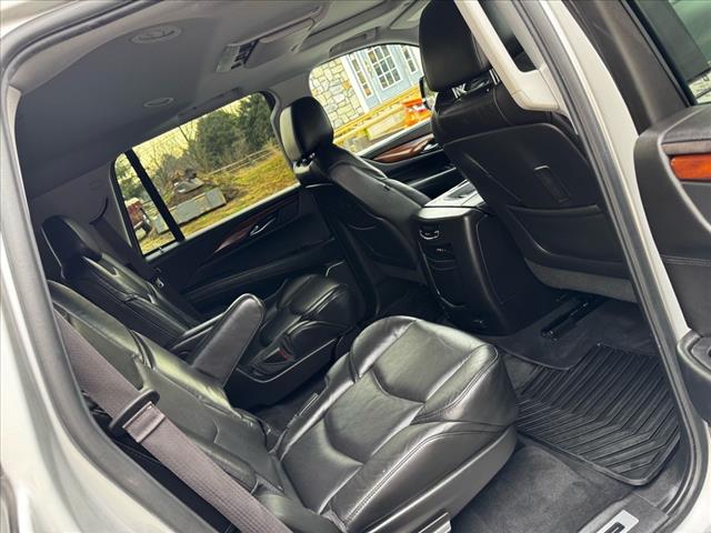2016 Cadillac Escalade Luxury Collection - Photo 23
