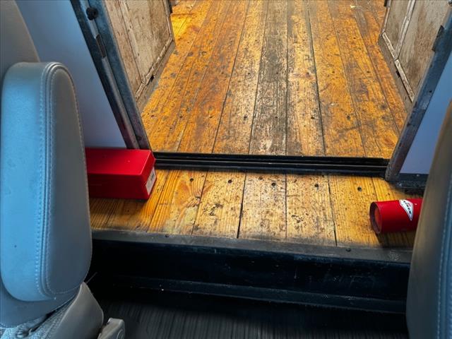 2015 Chevrolet Express 3500 - Photo 27