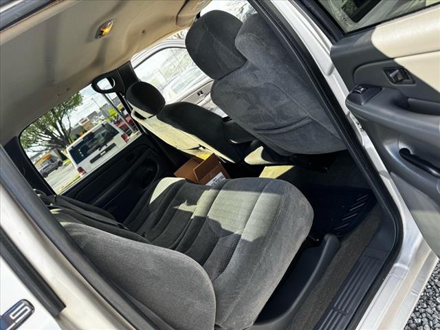 2004 Chevrolet Silverado 3500 LS - Photo 27