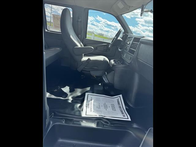 2012 Chevrolet Express LS 3500 - Photo 27