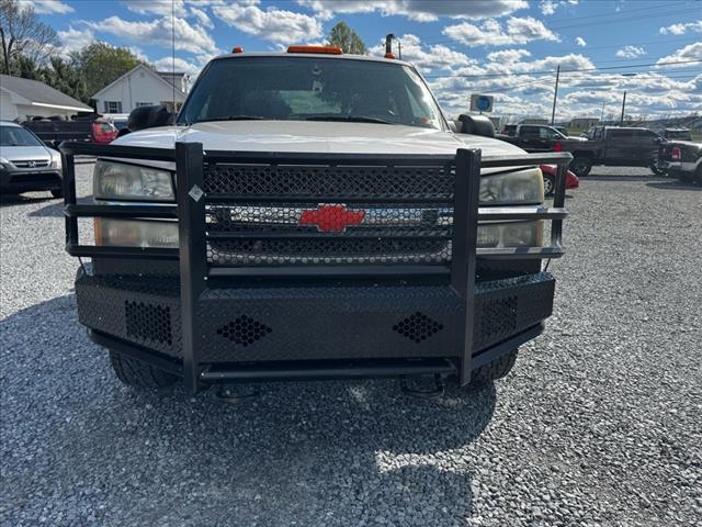 2004 Chevrolet Silverado 3500 LS - Photo 2