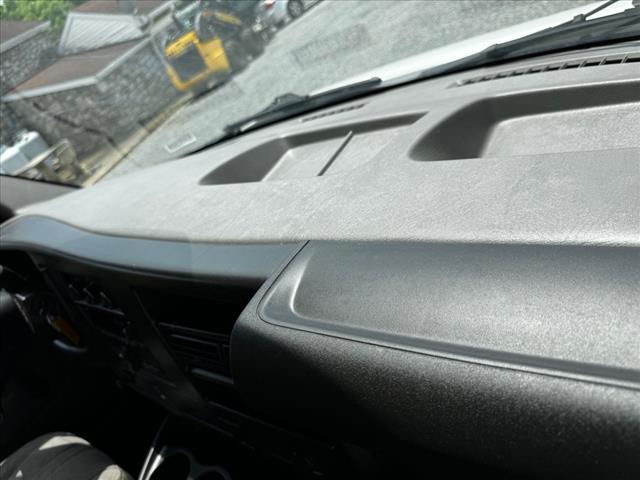 2015 Chevrolet Express 3500 - Photo 36
