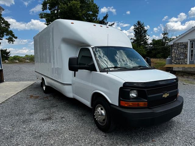 2015 Chevrolet Express 3500 - Photo 3