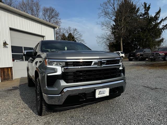 2023 Chevrolet Silverado 1500 LT - Photo 3