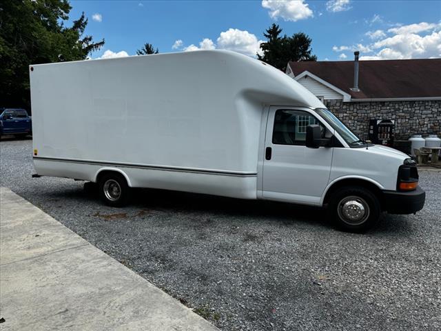 2015 Chevrolet Express 3500 - Photo 4
