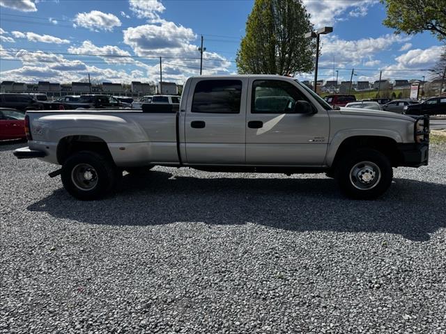 2004 Chevrolet Silverado 3500 LS - Photo 4