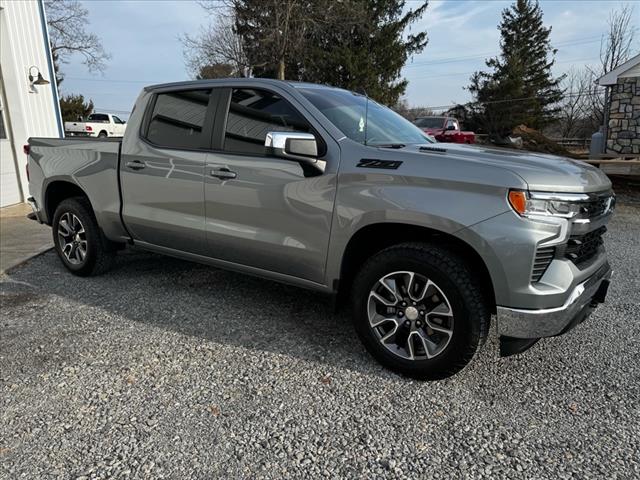 2023 Chevrolet Silverado 1500 LT - Photo 4