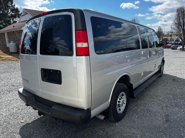 2012 Chevrolet Express LS 3500 - Photo 5