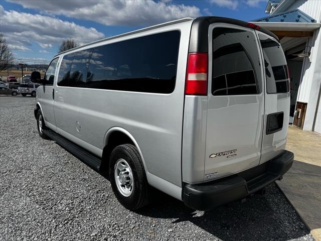 2012 Chevrolet Express LS 3500 - Photo 7