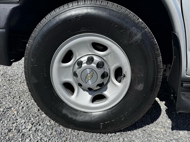 2012 Chevrolet Express LS 3500 - Photo 8
