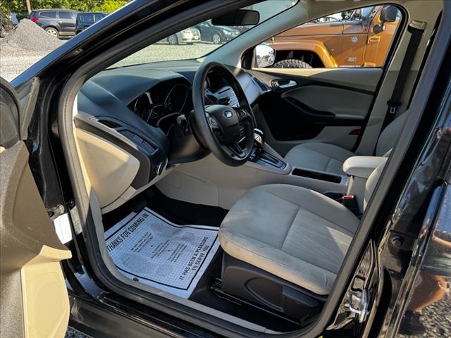 2016 Ford Focus SE - Photo 9