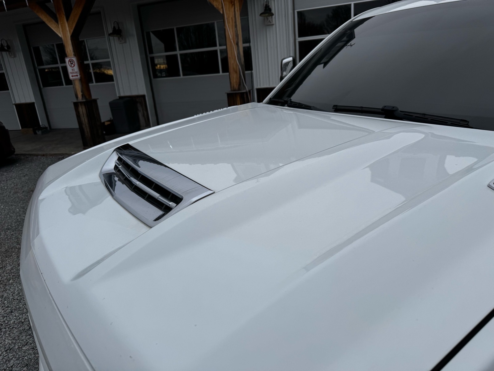 Additional photo of vehicle.