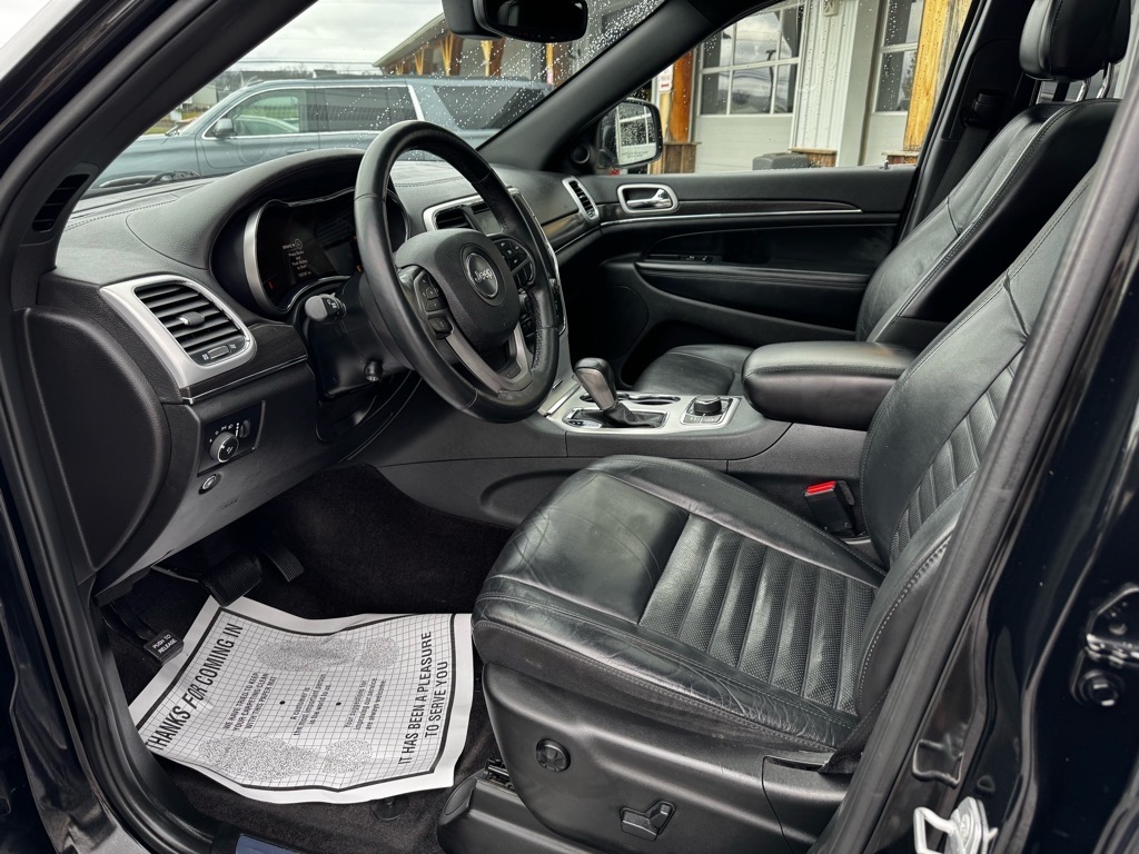 Additional photo of vehicle.