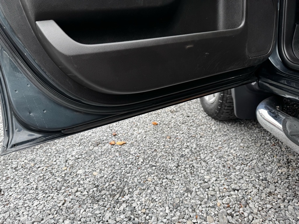 Additional photo of vehicle.