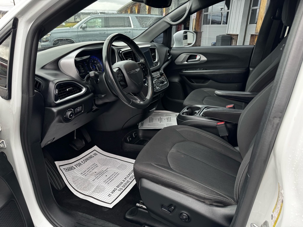 Additional photo of vehicle.