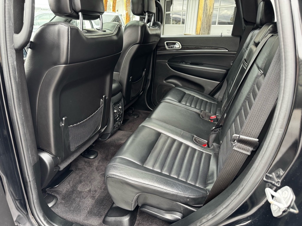 Additional photo of vehicle.