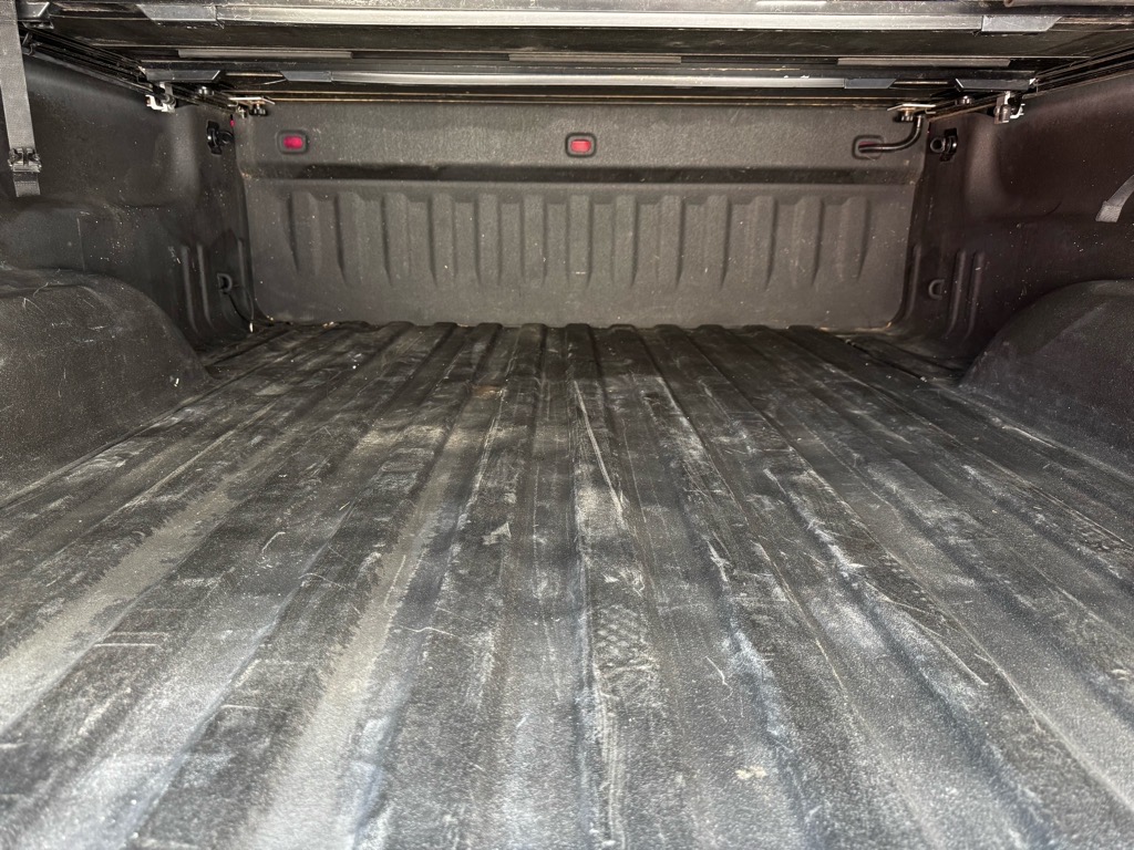 Additional photo of vehicle.