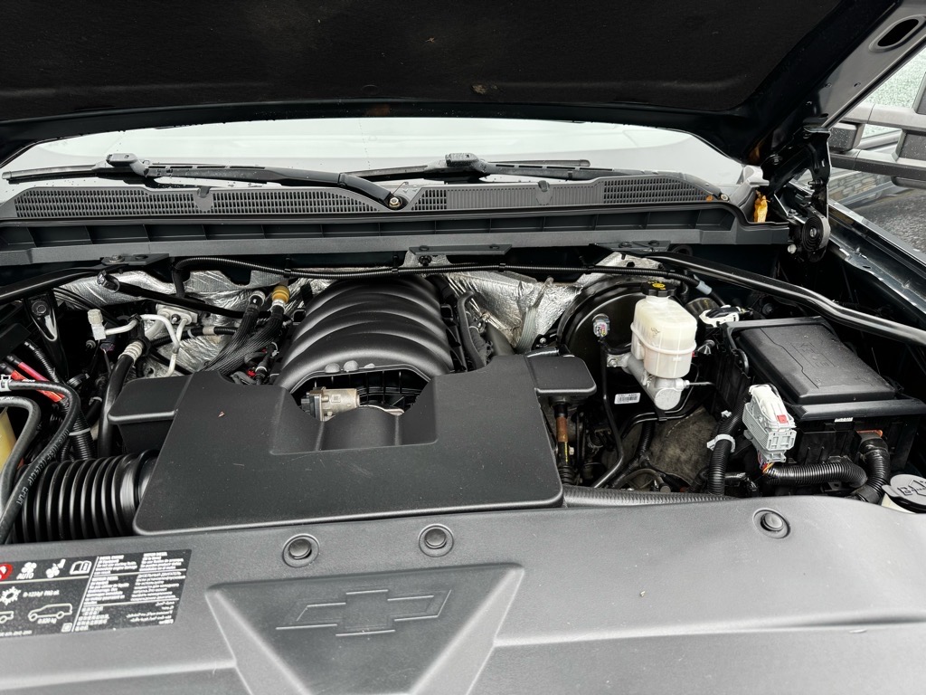 Additional photo of vehicle.