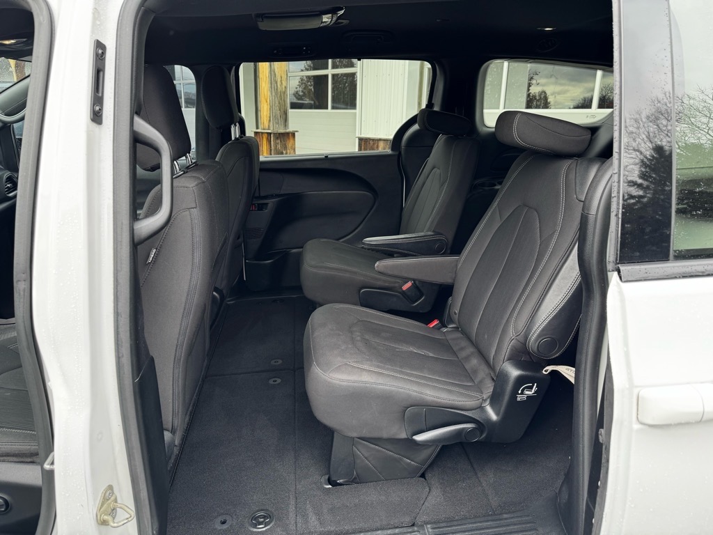 Additional photo of vehicle.