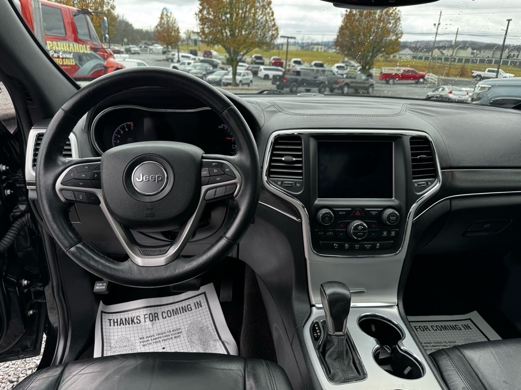 Additional photo of vehicle.