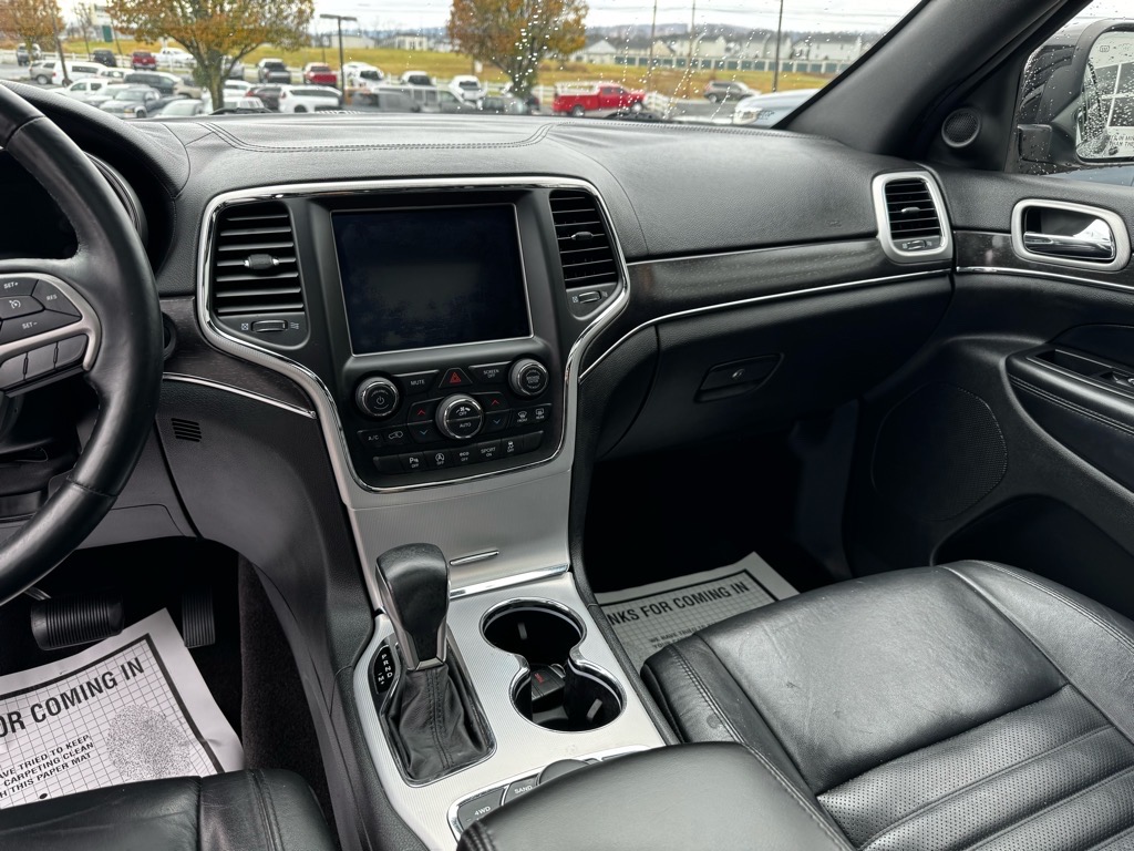 Additional photo of vehicle.